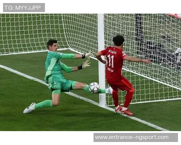 库尔图瓦：守护球门的铁血战士与足球场上的传奇故事