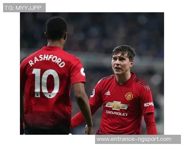 曼联与雷丁精彩对决全场回放分析与精彩瞬间回顾